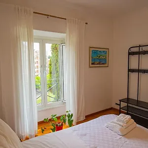 Apartamento Dimora Al Colosseo, 2 Bedrooms Italia